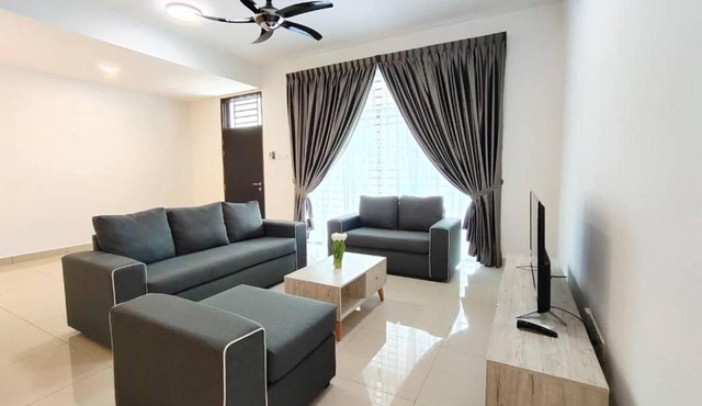 Desaru Homestay-Eva Melati Homestay 8M8 by Yolo Resort