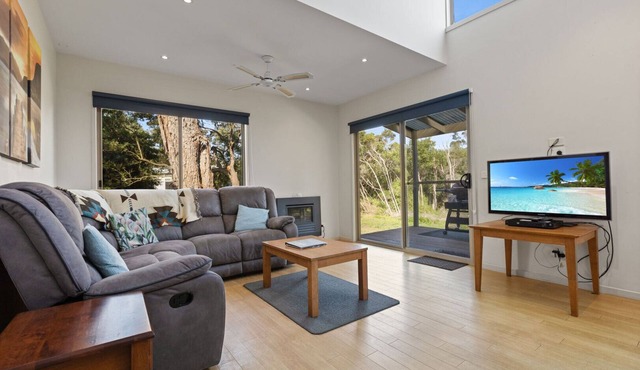 Despatch - Waterfront Retreat: Secluded lodges perfect for nature lovers in Forge Creek