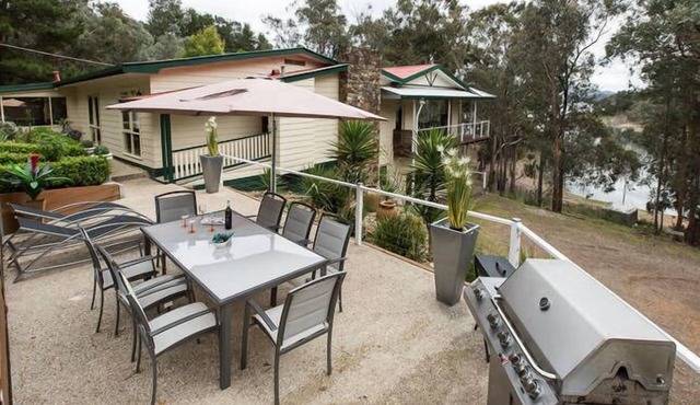 DeVine Getaway - Home Away From Home in Taylor Bay Eildon