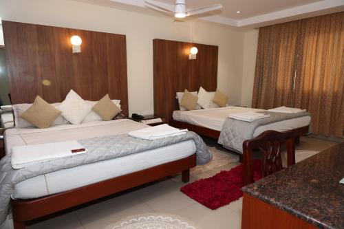Dhanunjayas Luxury Hotel