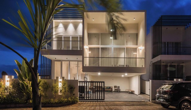 Diamond Blue Poll Villa D4bhk Luxurious Vegfood