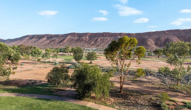 DoubleTree by Hilton Alice Springs in Desert Springs