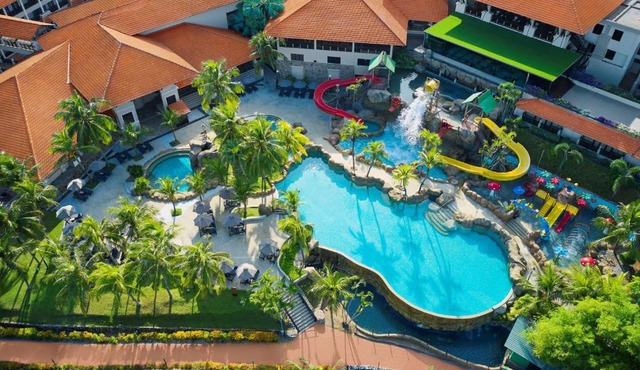 DoubleTree by Hilton Damai Laut