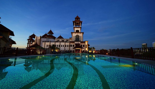 DoubleTree by Hilton Putrajaya Lakeside