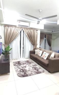 DPerdana -Dinies pool,wifi, centre of Kota Bharu, 4-5 pax