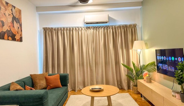 Easy Check in Emira Residence for 2 to 4 pax