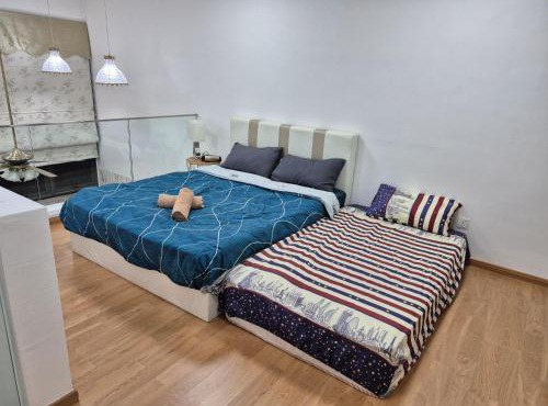 EkoCheras with Balcony Sunshine Cosy Condo Next to MRT Stay 3 or 4 Pax