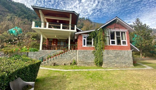 EKOSTAY - White Tiger Villa