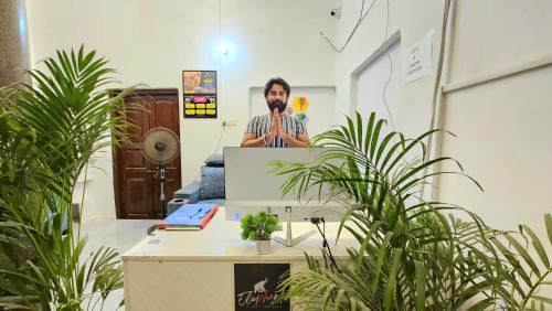 Elephant House Boutique Stay - Budget Stay near BHU, BLW & Malaviya Hospital