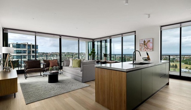 Elevated 3BR Stay - Views Amenities Parking