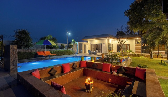 ELIVAAS Aarul Farm 4BHK Villa with Pool