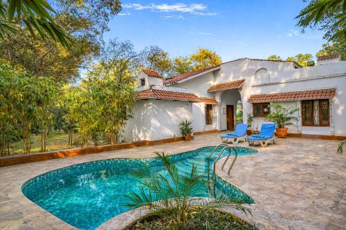 ELIVAAS The Aravalli Reserve The Lotus Pet-friendly Villa with Pvt Pool, Jacuzzi and Pond