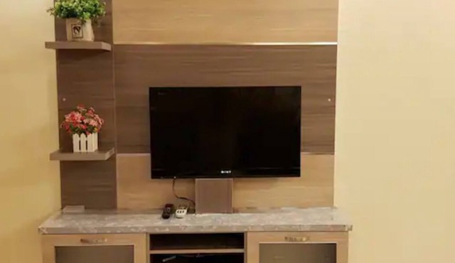 Emerald Avenue Apartment Madam Ng.