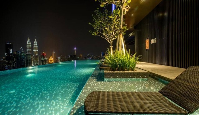 Executive Suite with Garden View 21