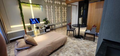 Expressionz#Klcc#1BR#Skypool#New