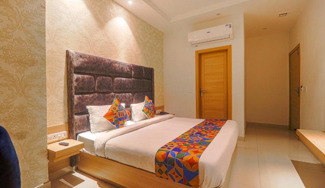 FabHotel Apple Tree