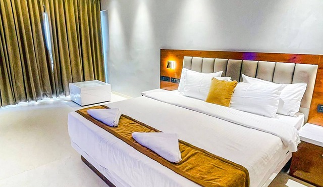 Fabhotel Emersion Residency