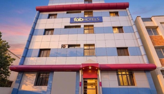 FabHotel Le Royal Inn - Nr Madras Medical Mission Hospital