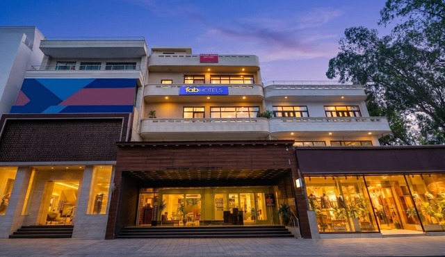 Fabhotel Park View