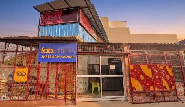 FabHotel Shree Ram Aadhar 900 Mtr from Ram mandir