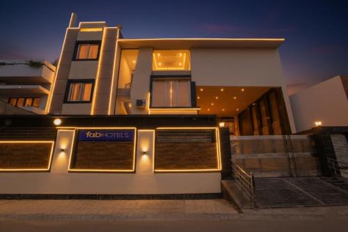 FabHotel Villa De Benares - Nr Tulsi Manas Mandir
