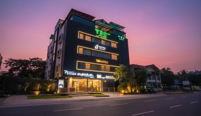 FabHotel VJR HSR