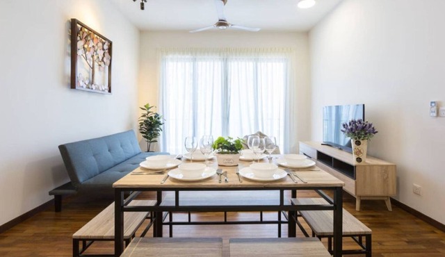 Family home close to Straits Quay