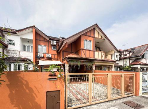Family House - My Garden House USJ by Airhost