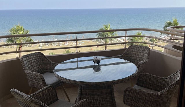 Finikoudes Beech front views Carisa Ithaki in Larnaca