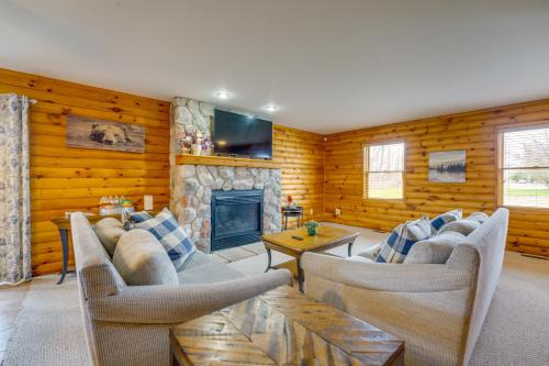 Fire Pit & Grill! Spacious Port Huron Home By Dtwn in Port Huron