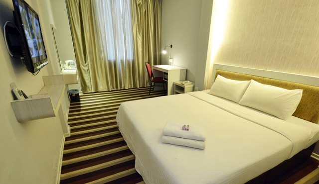 First Residence Hotel