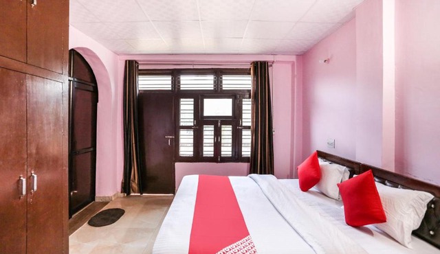 Flagship Star Residency