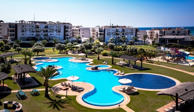 Flat w/ Shared Pool near Beach in Iskele in Yeni Iskele