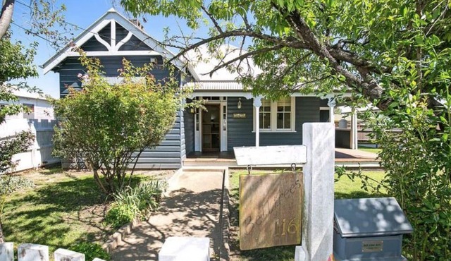 Fully equipped, centrally located and close to Armidale Hospital in Armidale
