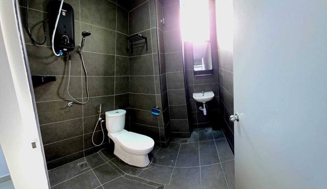Fun-Filled Condo : Midas