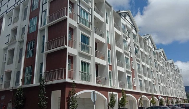 Galina Goldenhills aprt near pasar malam Tanah Rata Cameron Highland