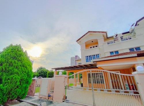 Gathering Corner House with 6 Rooms upto 16Pax by Manhattan Group