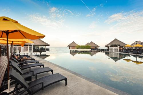 Golden Palm Tree Sepang