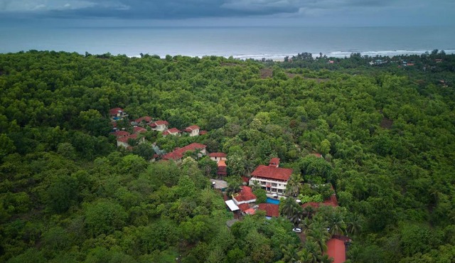 Golden Tulip Goa Mandrem