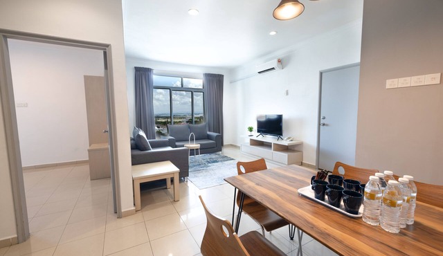 Golden View Serviced Apartment