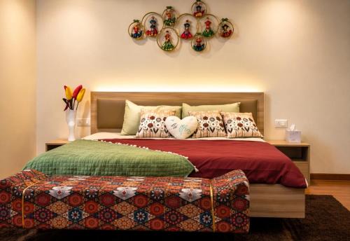 GolfView Retreat- A luxury Business Suite in GolfLink, Greater Noida