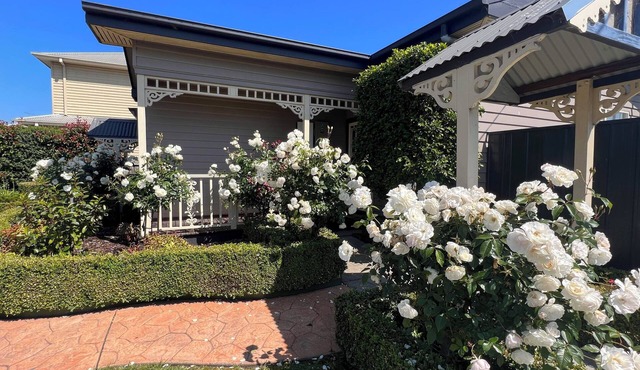 Gorgeous ultra clean 3 Bedroom/2 Bathroom Home Close to popular attractions/CBD in Traralgon