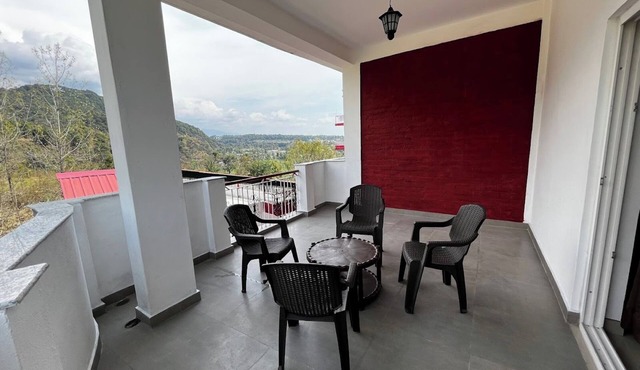 Goroomgo Bagora Heights Palampur