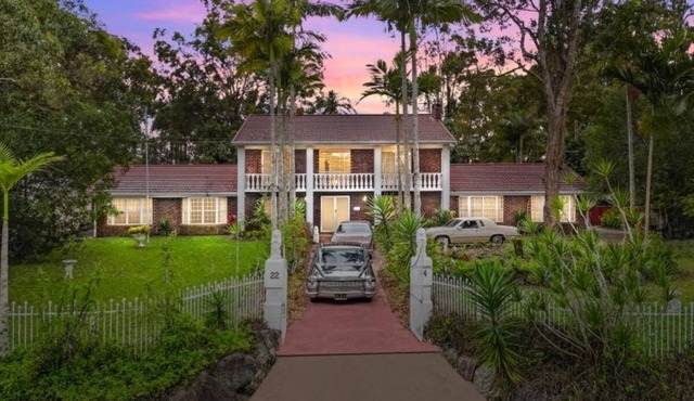 Gracelands Huge one bedroom apartment(left wing). One large Queen bedroom, in Eagleby