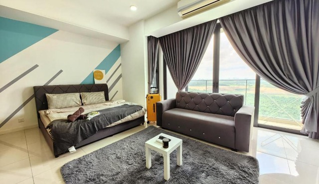 Grand Medini Cozy Studio 100mbps Netflix BySTAY