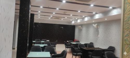 Grand Ram Han Near Metro Station