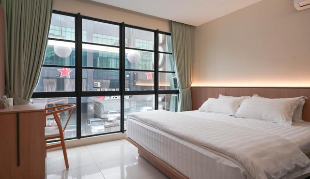 Green Hotel