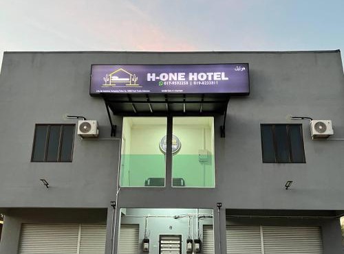 H-One Hotel