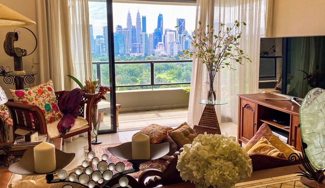 Halal Luxe: 2BR Iconic KL Views w Full Kitchen