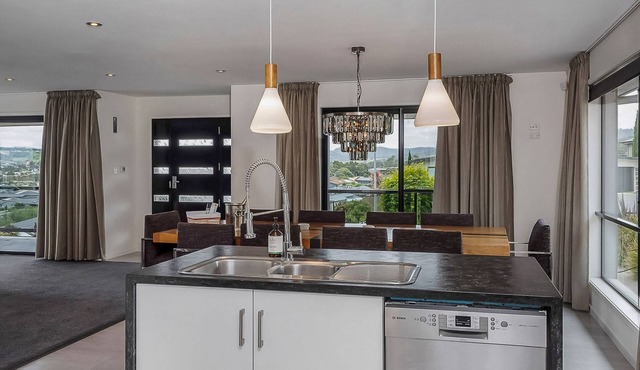 Halcyon Haven Spacious resort style luxury living in Oakdowns
